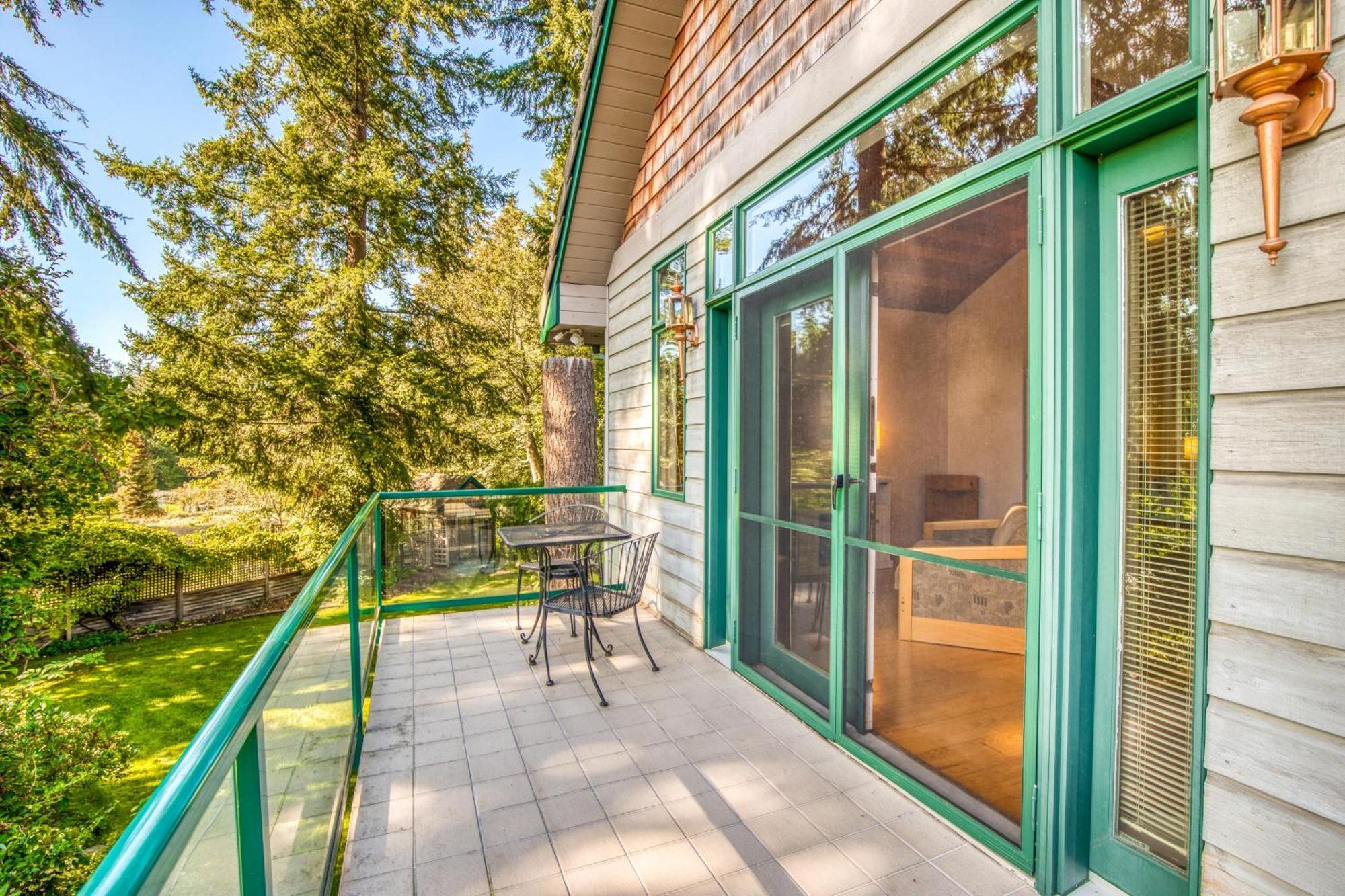 The Quintessa Cottage Clinton Экстерьер фото