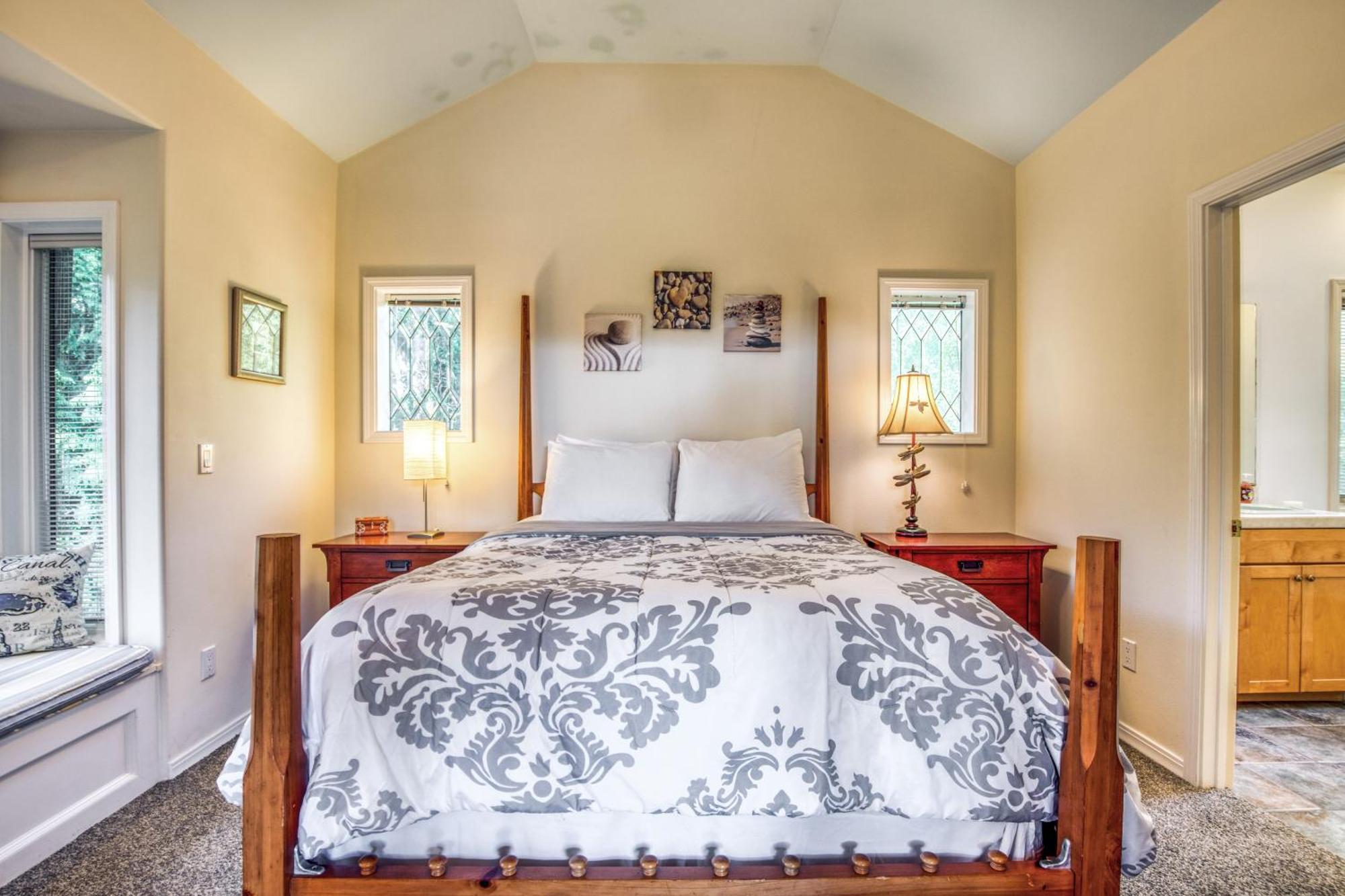 The Quintessa Cottage Clinton Экстерьер фото