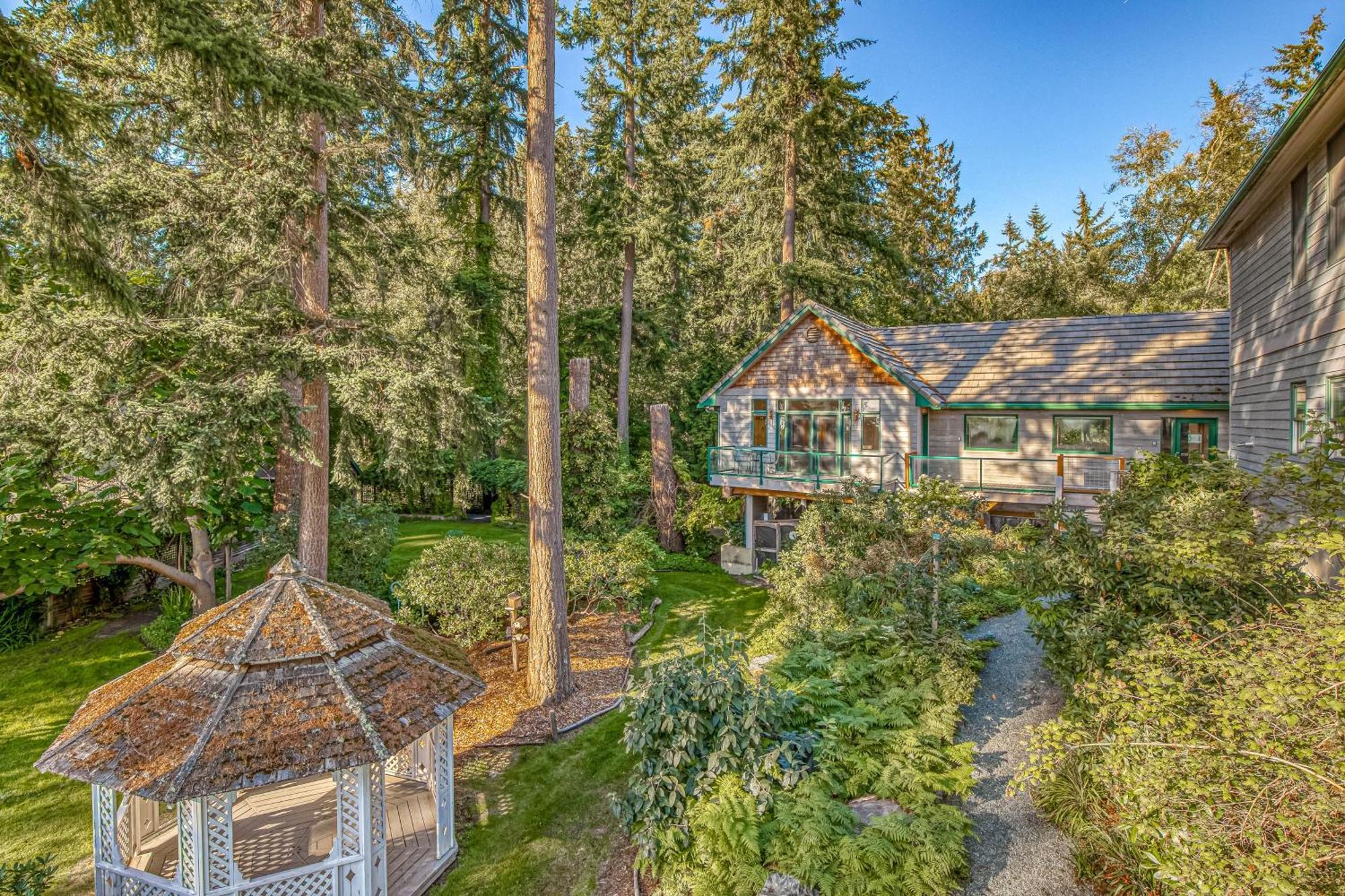 The Quintessa Cottage Clinton Экстерьер фото